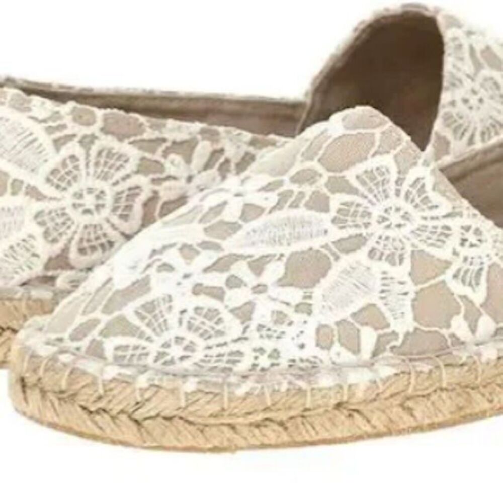 Wild Pair Shoes 6 M NEW White Lace Flats Slip On Comfort Sneaker Spring Summer - Picture 2 of 7